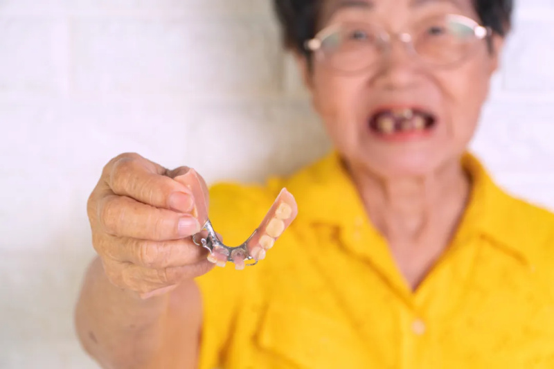牙齒修復(fù)，不止這三種方法，你需要慎重選擇